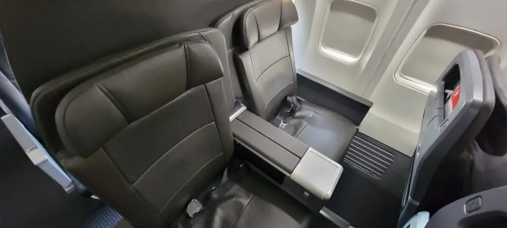 American Airlines Barclays Card Is Disappearing Forever—This Is Your Last Chance - View from the Wing