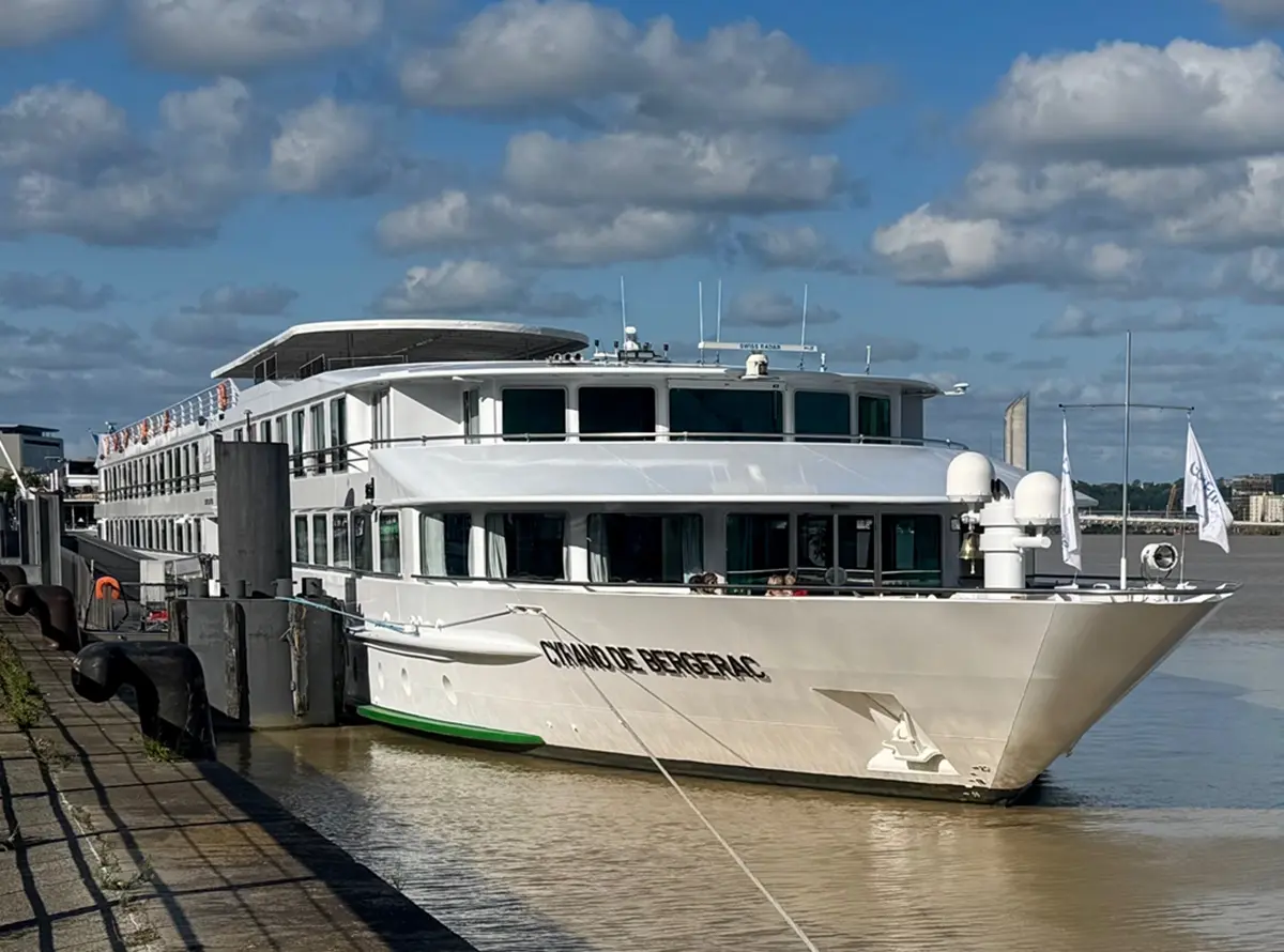 Le MS Cyrano de Bergerac, est un élégant navire de croisière fluviale avec une capacité d