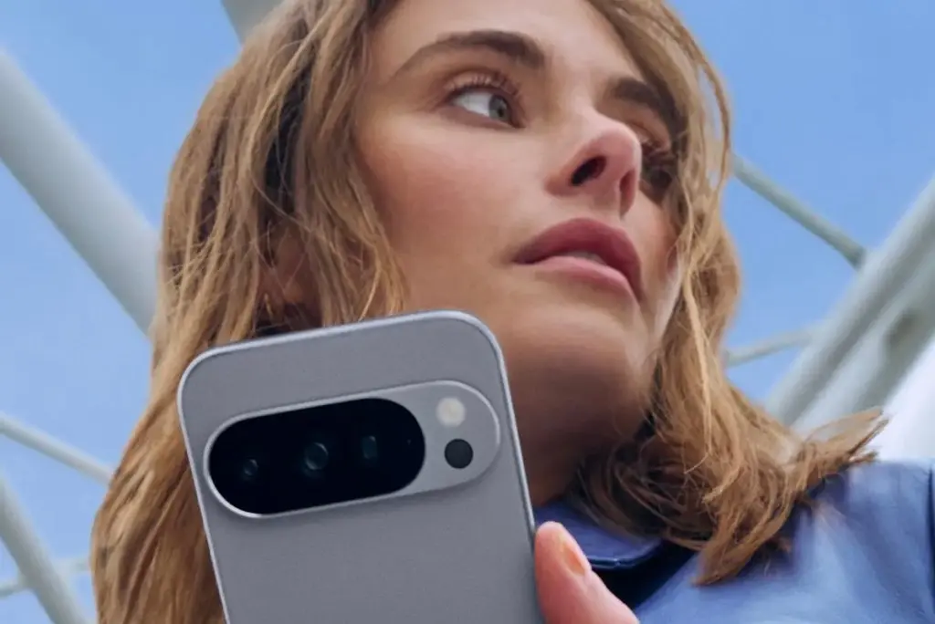 Google's Magic Cue Uses AI to Quickly Surface Travel Info
