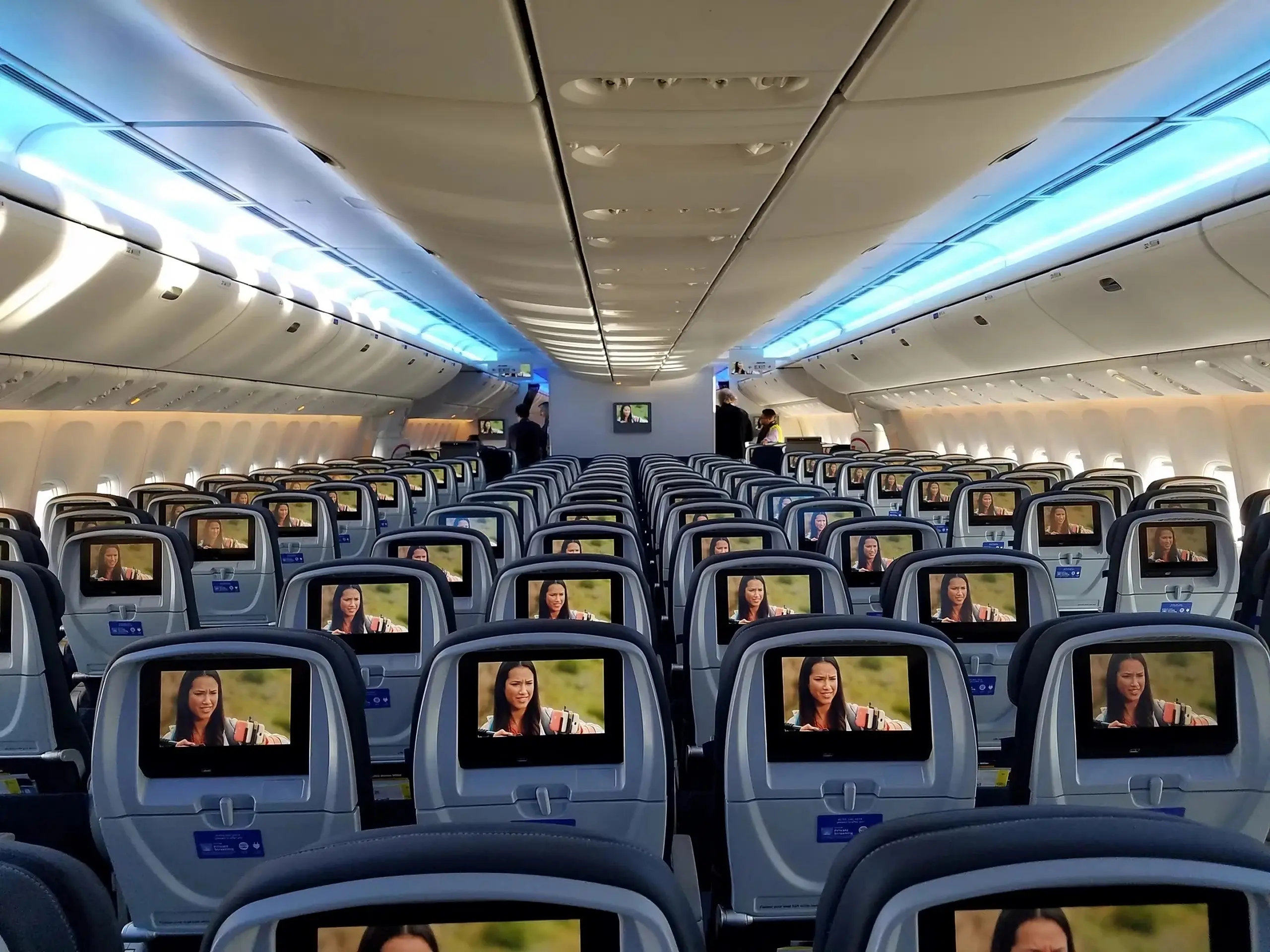 He Called United After His Flight Was Cancelled — And No One Can Explain How He Got Scammed For $17,000 - View from the Wing