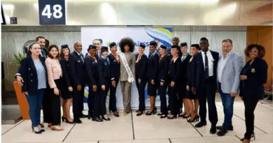 Air Caraïbes déploie ses nouveaux uniformes signés Paul & Joe