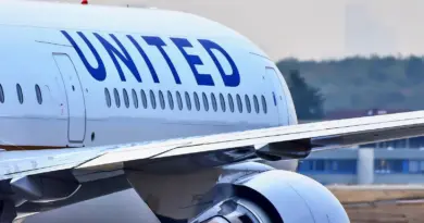 Why In The World Does United Airlines Dominate Chicago?